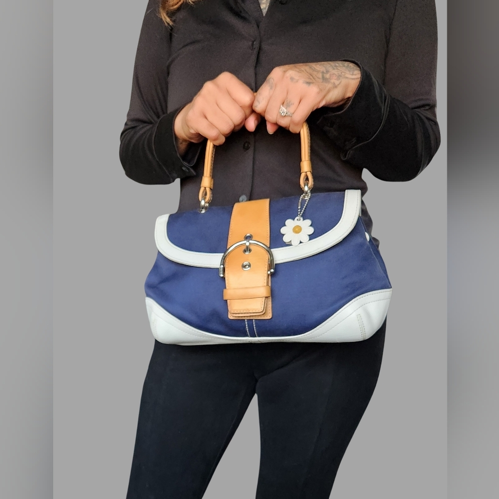 ✿✿Coach soho shoulder  bag✿✿